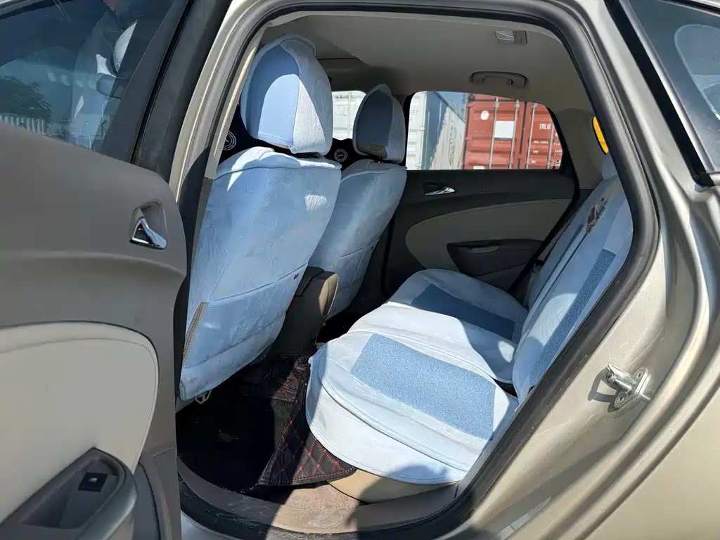 Buick Excelle — миниатюра 9