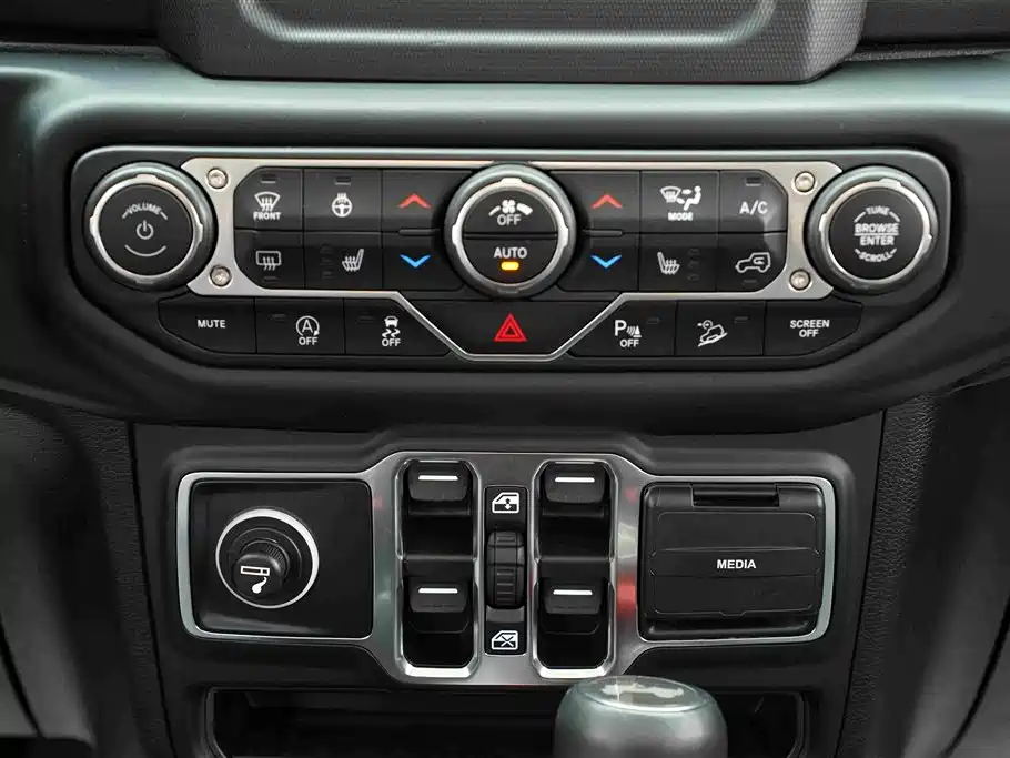 Jeep Wrangler — миниатюра 29