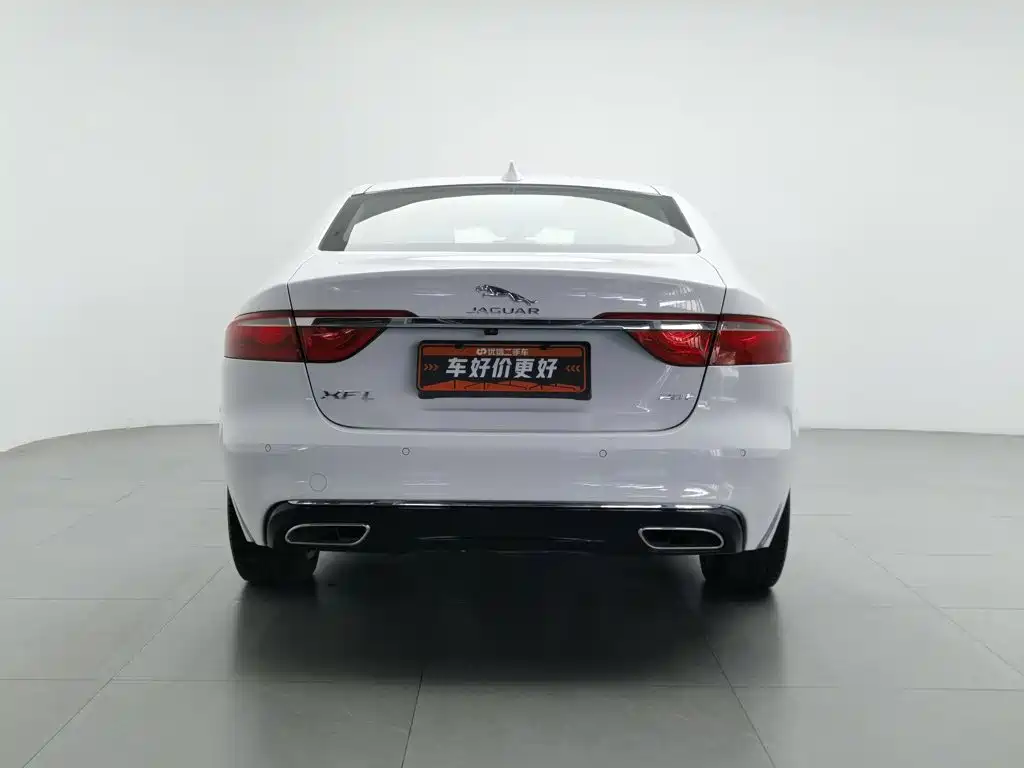 Jaguar XFL — миниатюра 4