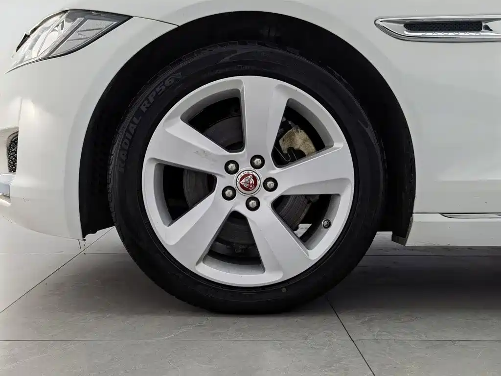 Jaguar XFL — миниатюра 17