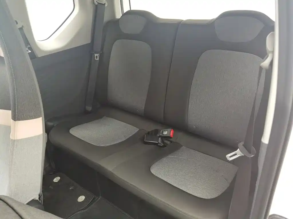 Wuling MINIEV — миниатюра 15