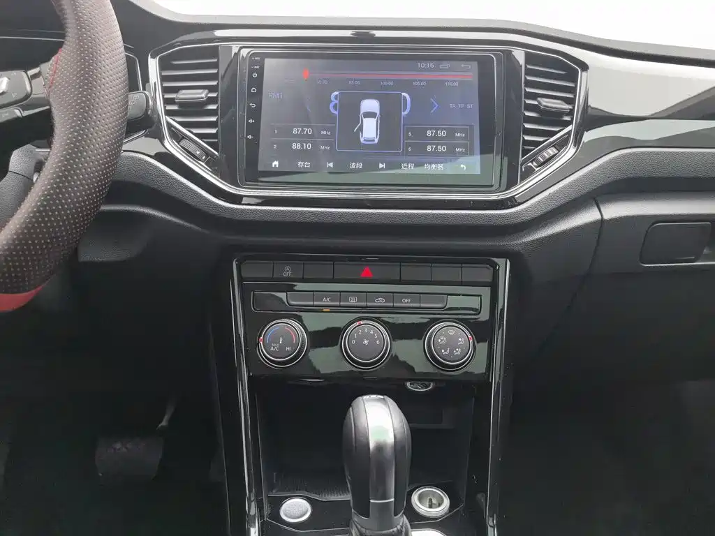 Volkswagen T-Roc — миниатюра 12