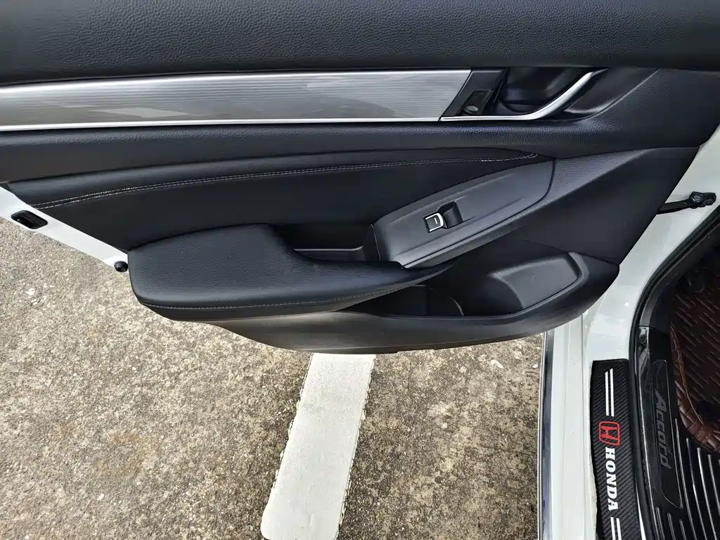 Honda Accord — миниатюра 8