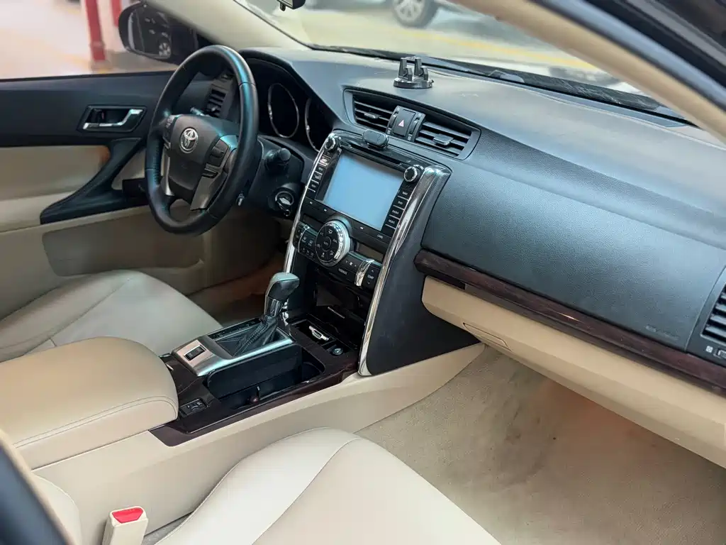 Toyota Reiz 2012 2.5V