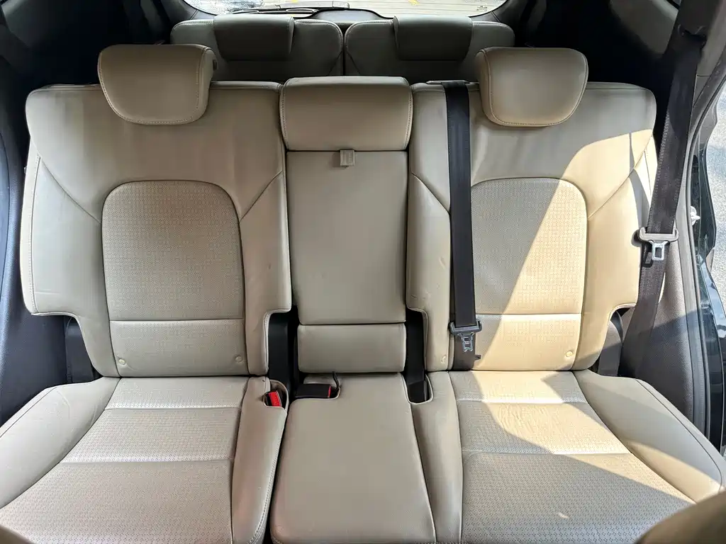 Hyundai Santa Fe (Import) — миниатюра 18