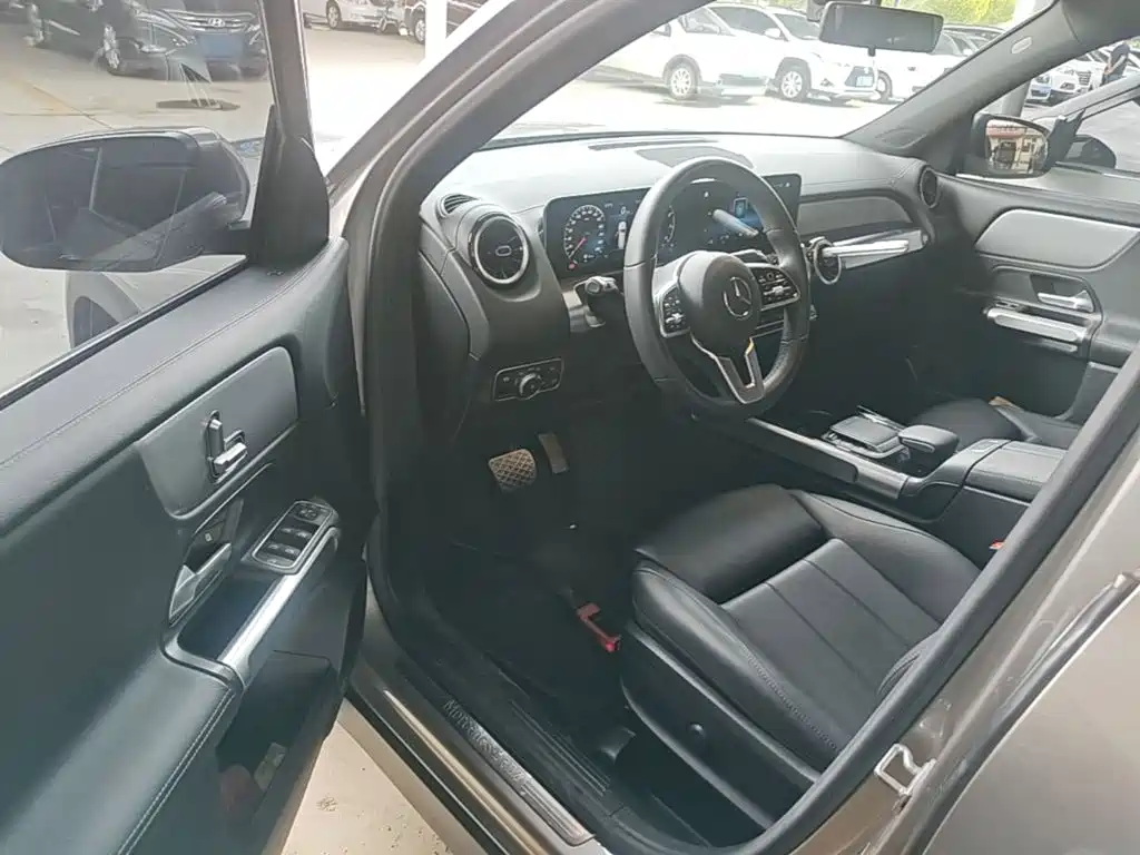 Mercedes-Benz GLB — миниатюра 16