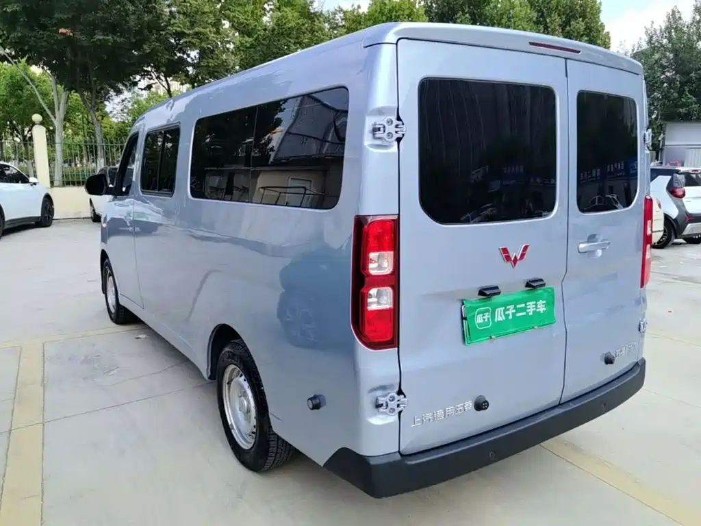 Wuling Yangguang — миниатюра 5