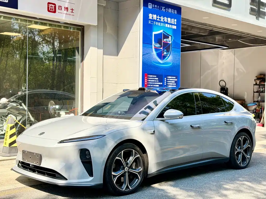 NIO ET5