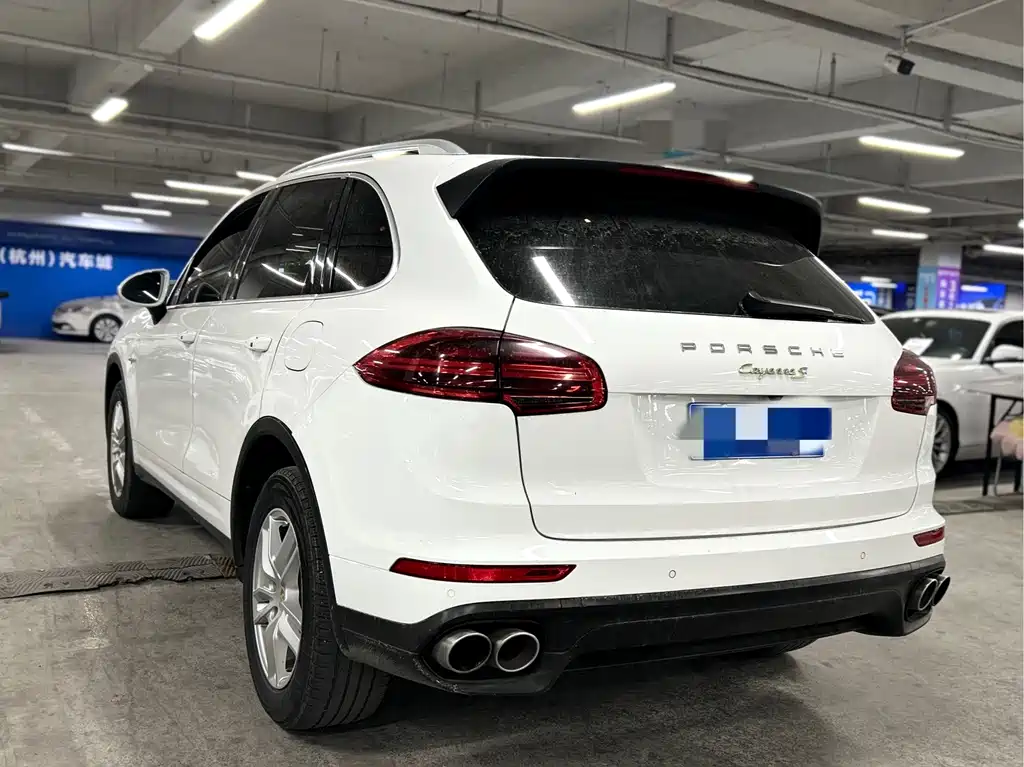Porsche Cayenne Hybrid — миниатюра 6