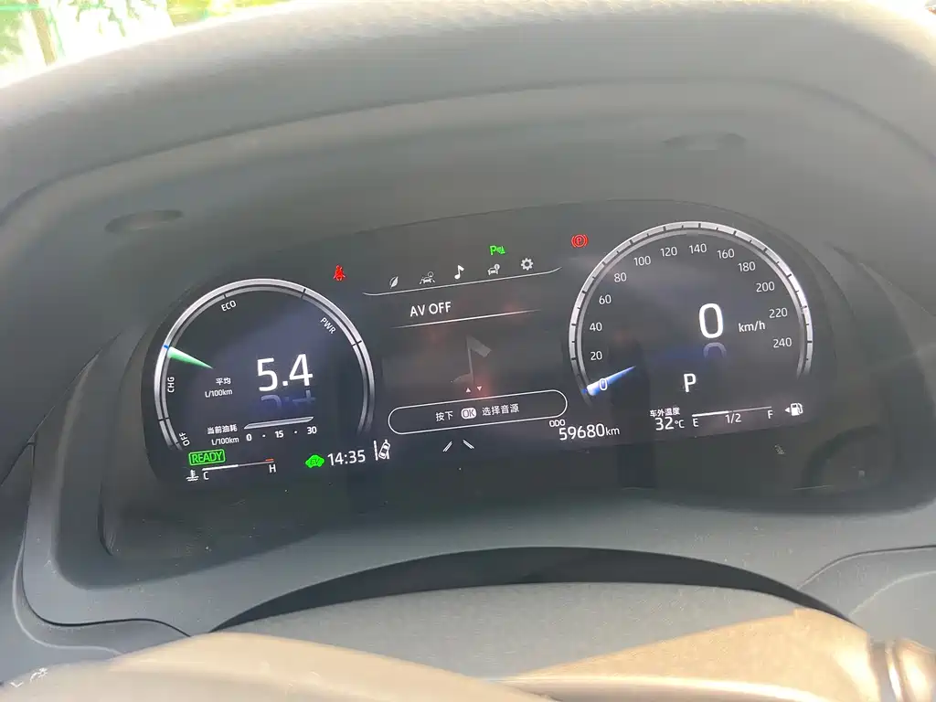 Toyota Camry — миниатюра 10