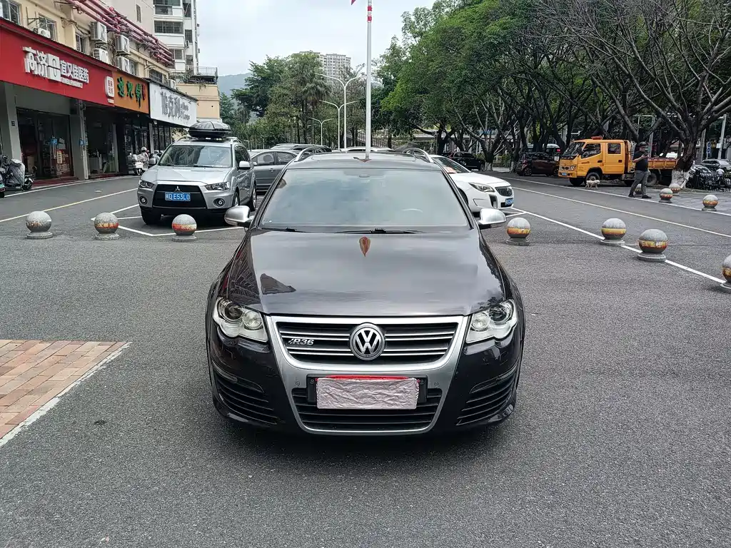 Volkswagen Passat 2008 R36