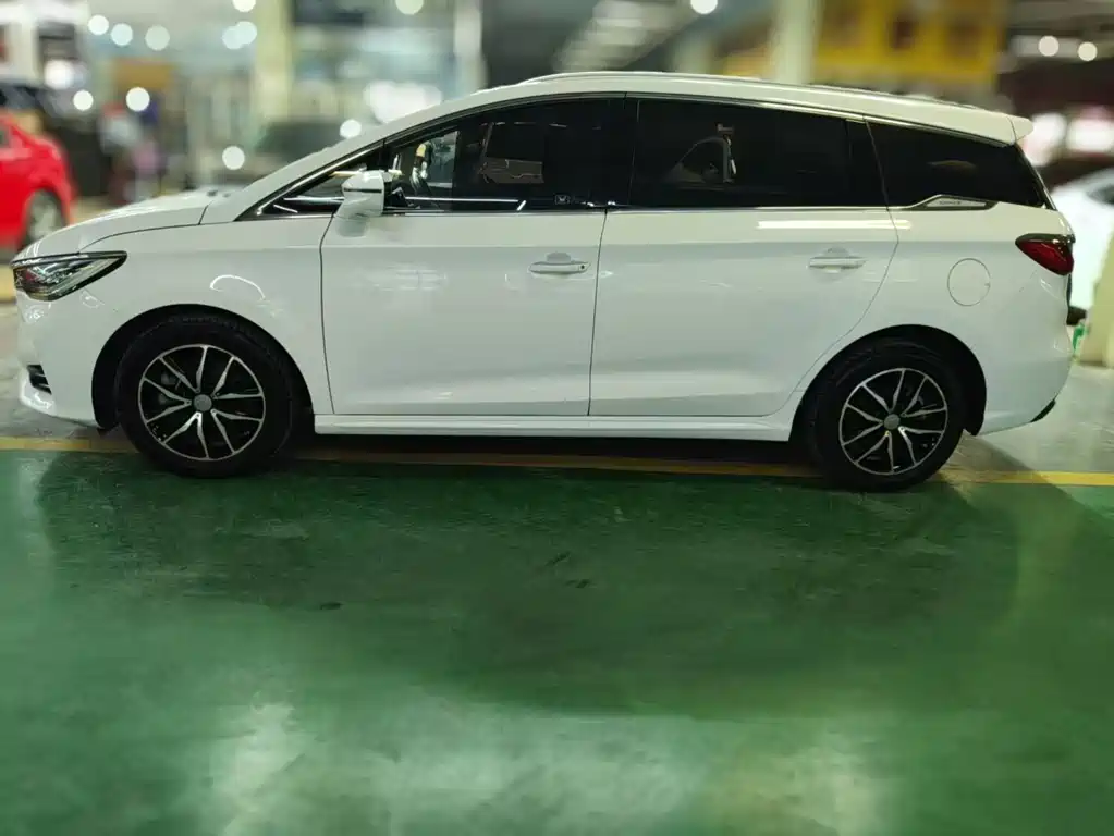 BYD SONG MAX