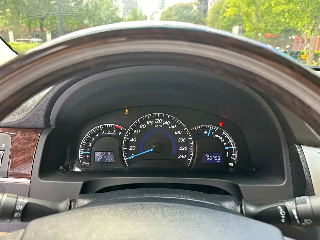 Toyota Camry — миниатюра 14