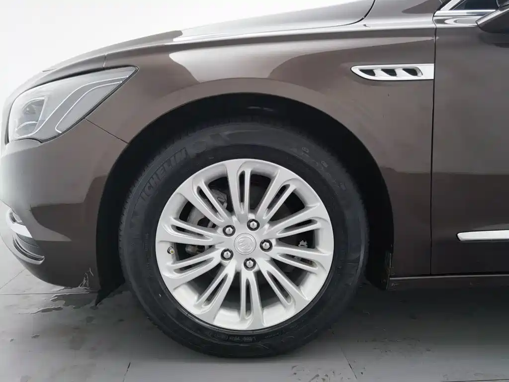 Buick LaCrosse — миниатюра 17