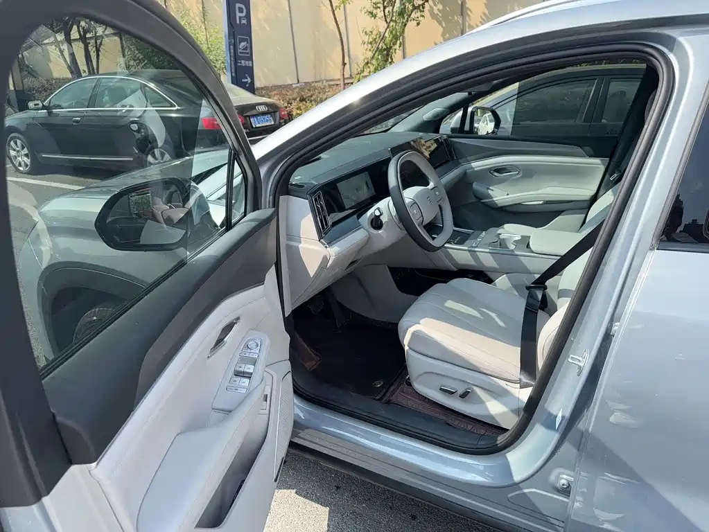 BYD Song Ultra — миниатюра 6
