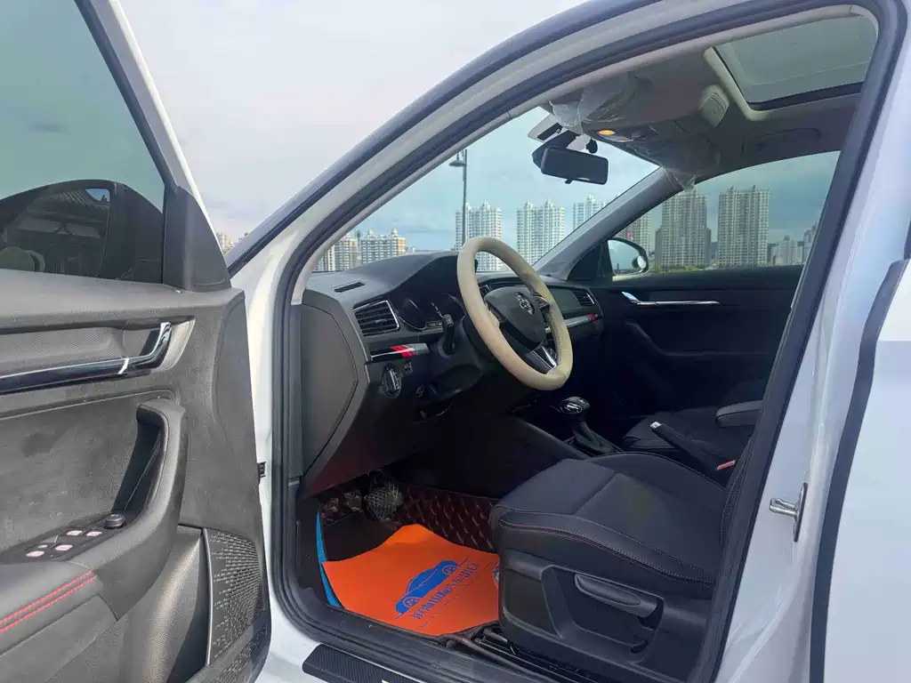 Skoda Kamiq Facelift GT 1.5L Auto Premium Enjoy Edition, фото 10