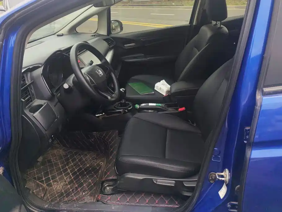 Honda Fit — миниатюра 9