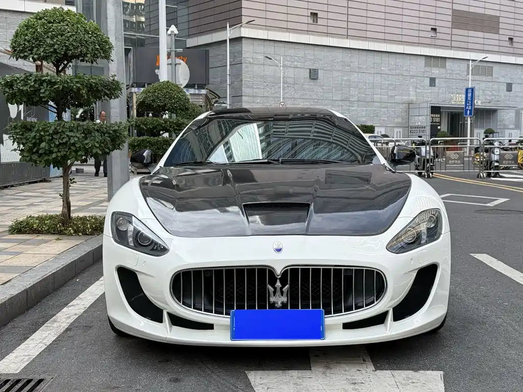 MASERATI GRANTURISMO