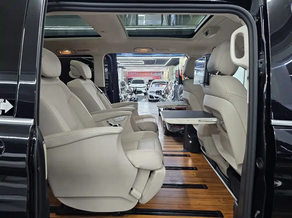 Mercedes-Benz V-Class — миниатюра 19