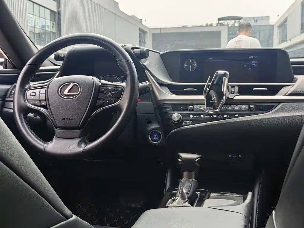 Lexus ES — миниатюра 17