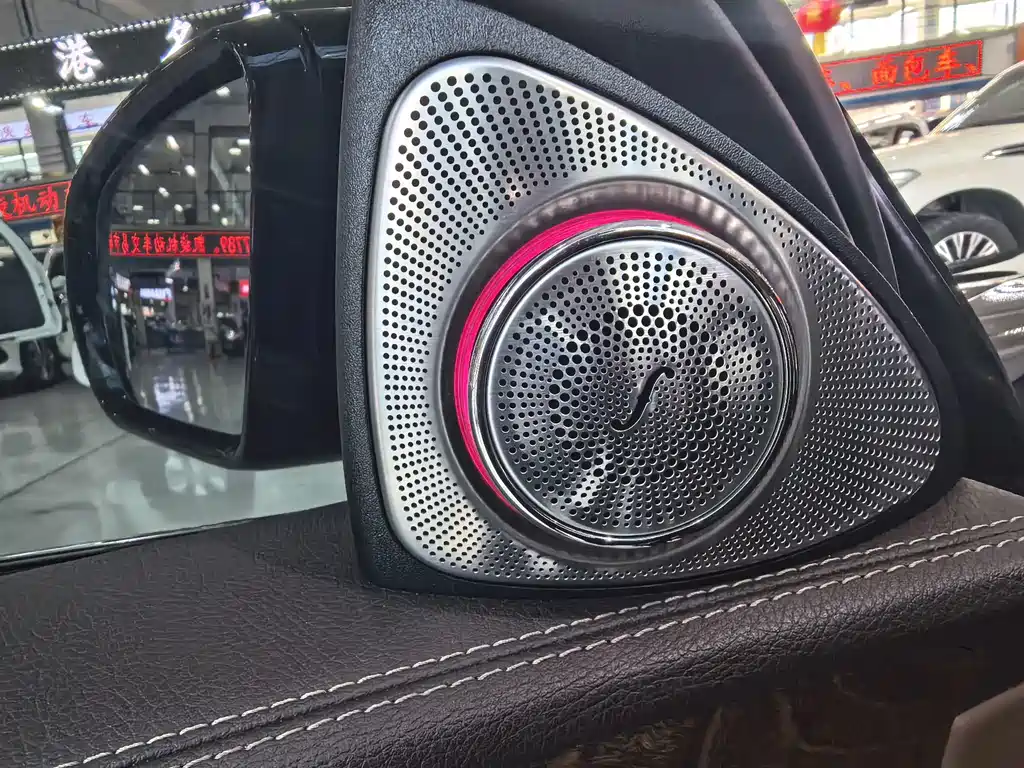 Mercedes-Benz E-Class — миниатюра 16