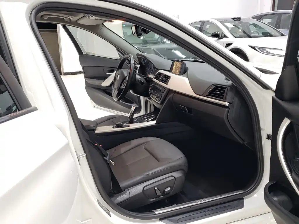 BMW 3 Series — миниатюра 16