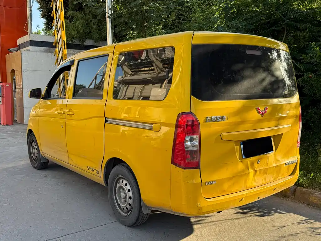 Wuling RongguangV V 2015 1.2L