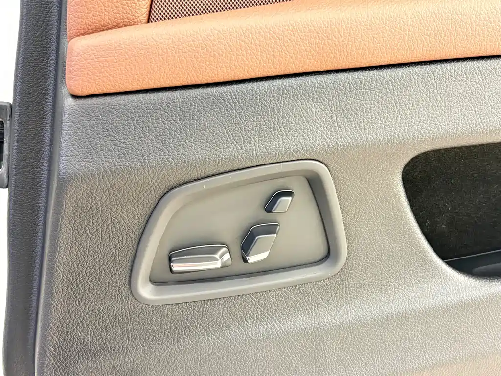 BMW 5 Series — миниатюра 14