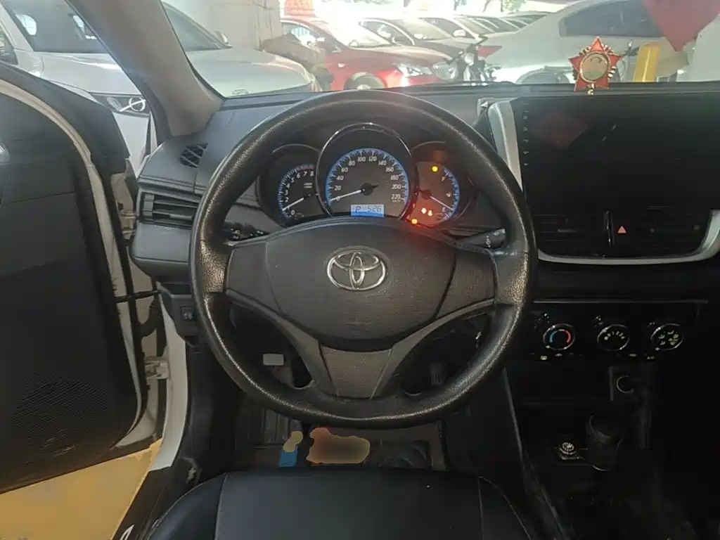 Toyota Yaris L — миниатюра 11