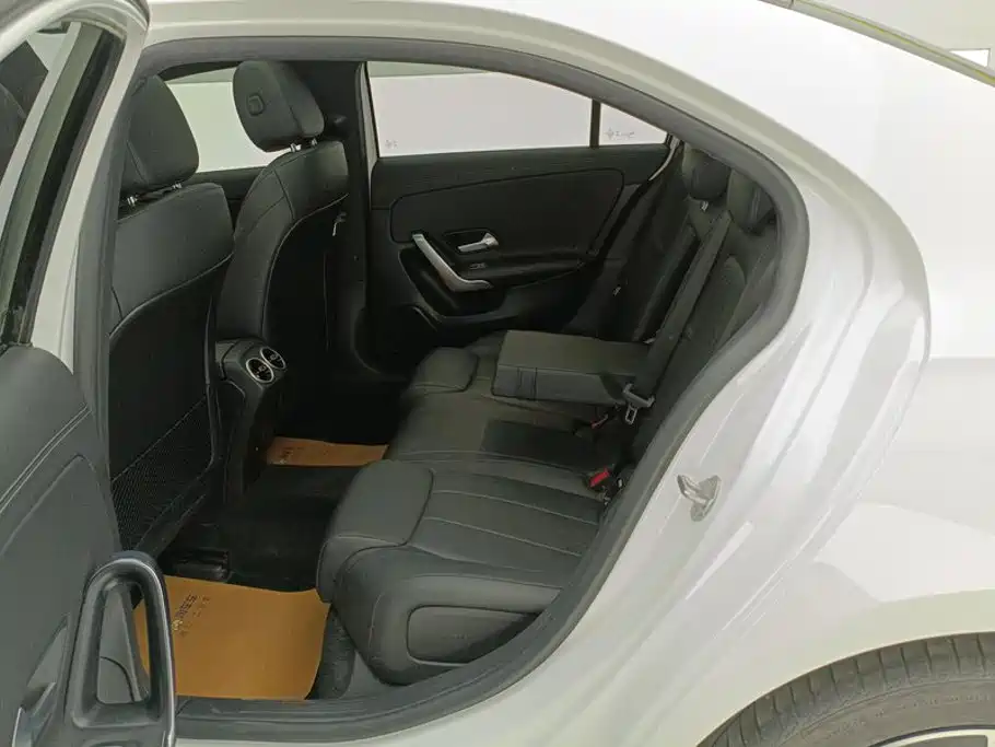 Mercedes-Benz A-Class — миниатюра 11