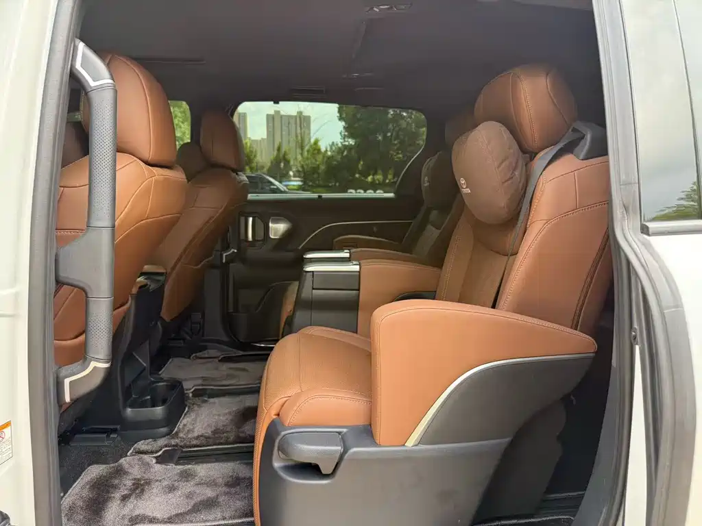 Toyota Sienna — миниатюра 7