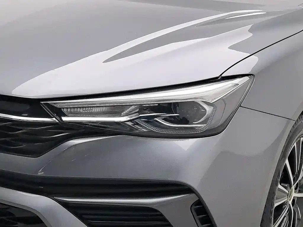 Roewe i5 — миниатюра 7