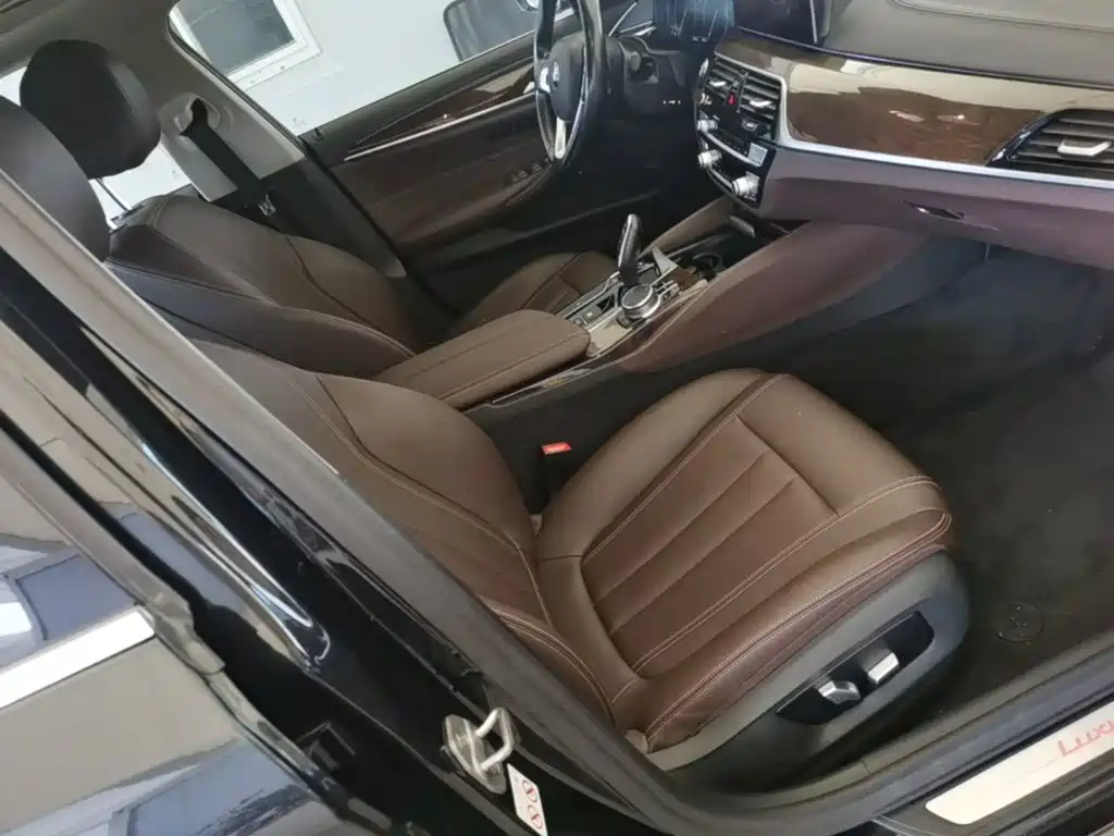 BMW 5 Series — миниатюра 25