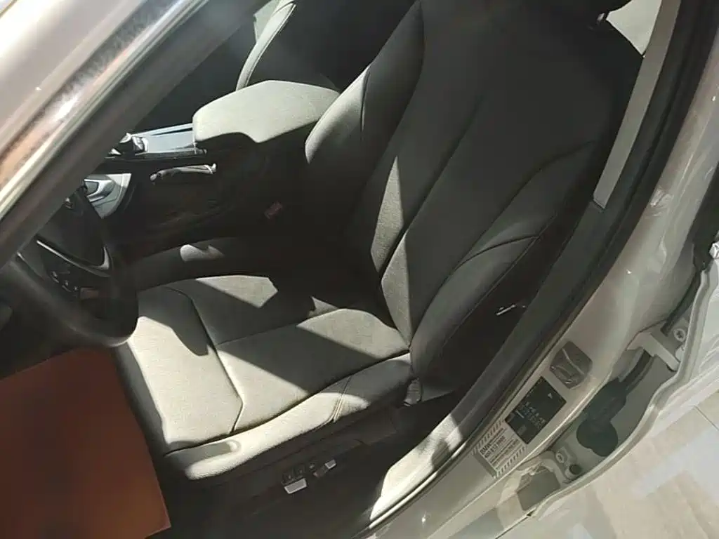 BMW 3 Series — миниатюра 15