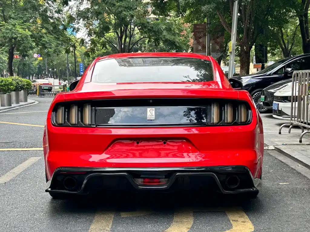 Ford Mustang — миниатюра 5