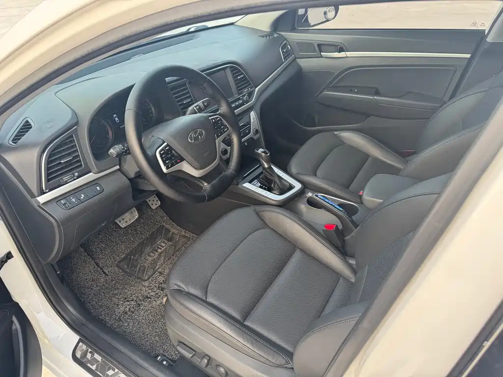 Hyundai Elantra — миниатюра 9