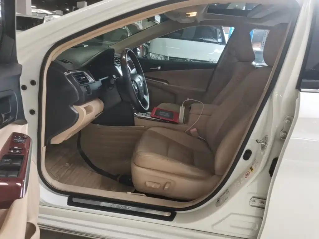Toyota Camry — миниатюра 15