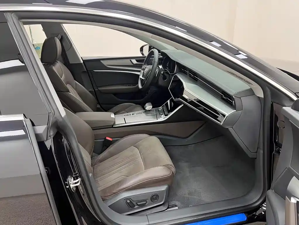 Audi A7L — миниатюра 29