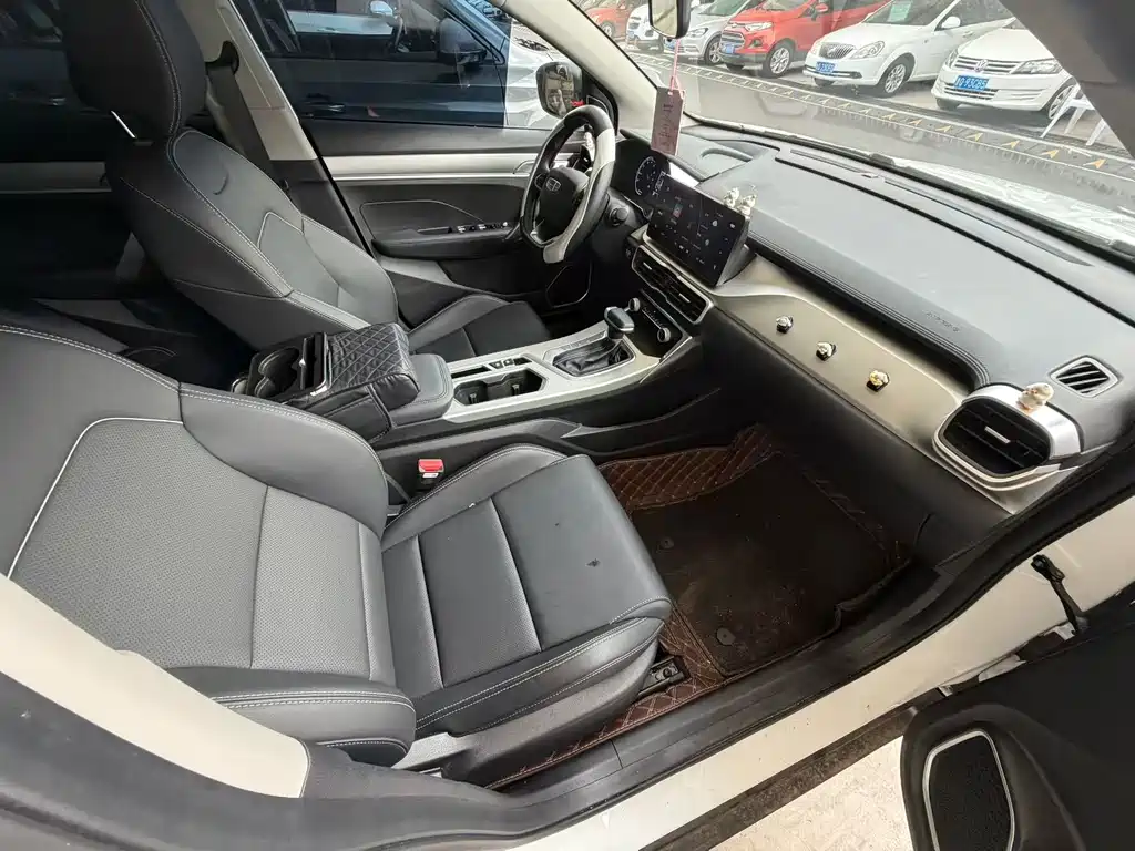 Geely Binyue - фото 5