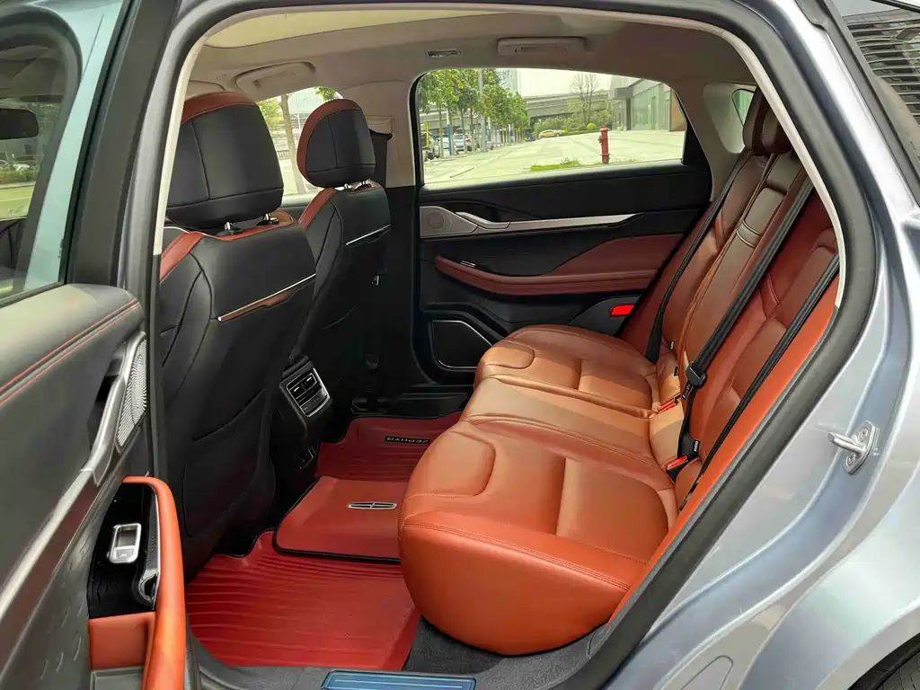 Lincoln Z 2022 i