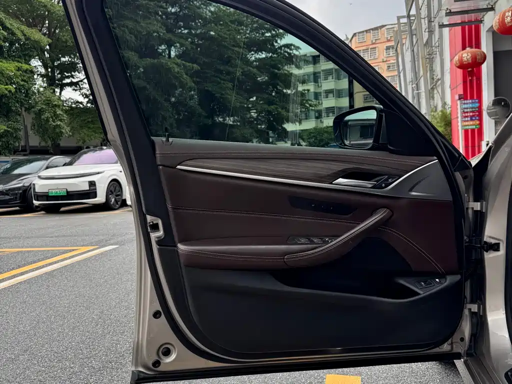BMW 5 Series 5 2020 530Le Luxury