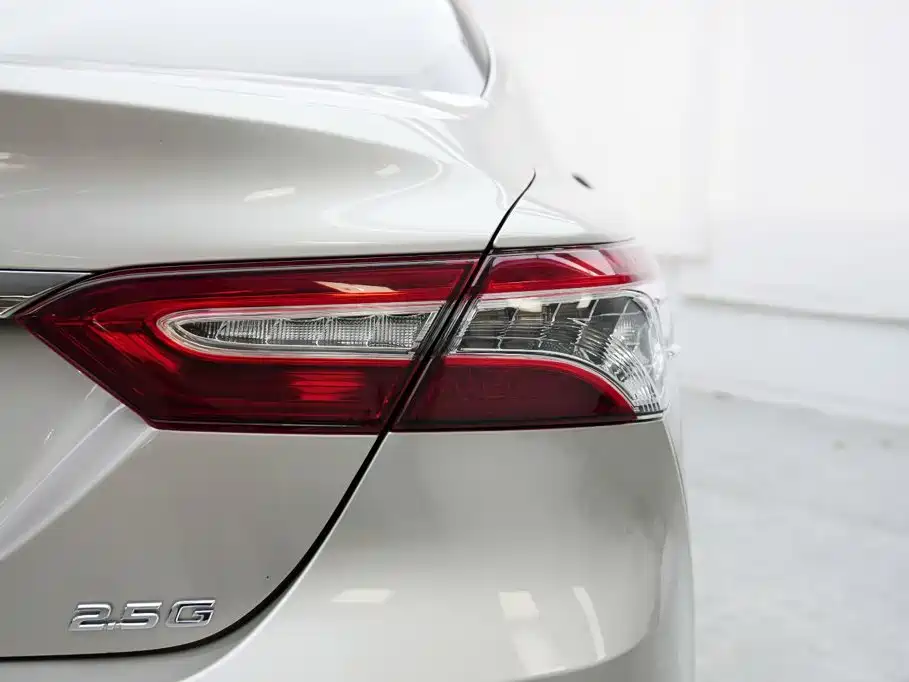 Toyota Camry — миниатюра 15