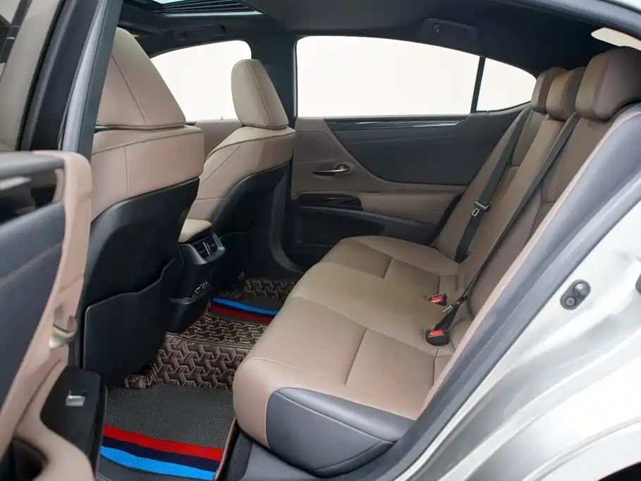 Lexus ES — миниатюра 6