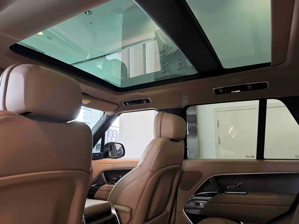 Land Rover Range Rover — миниатюра 17