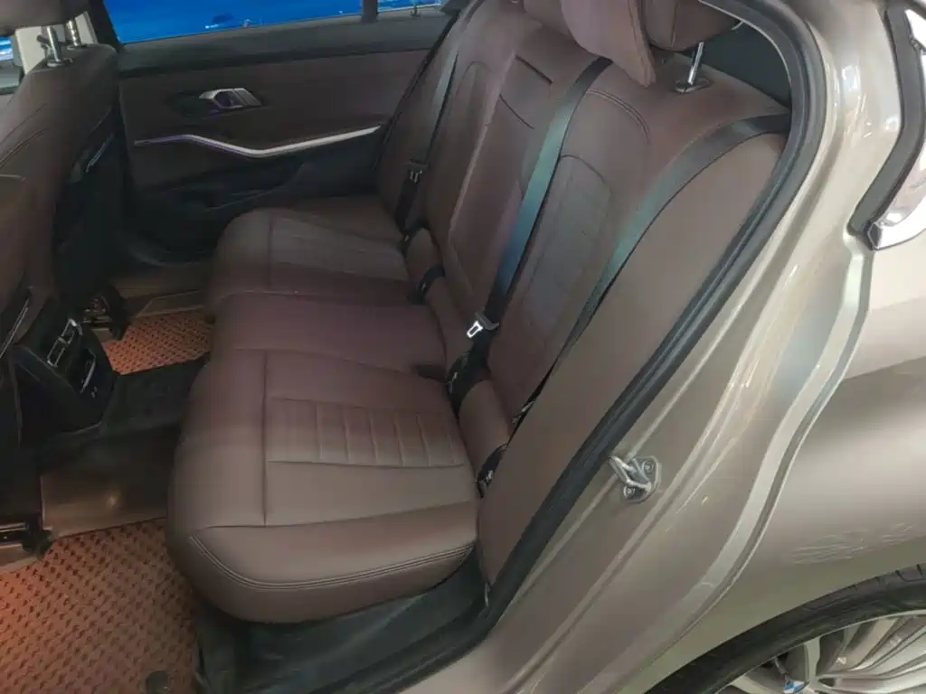 BMW 3 Series — миниатюра 17