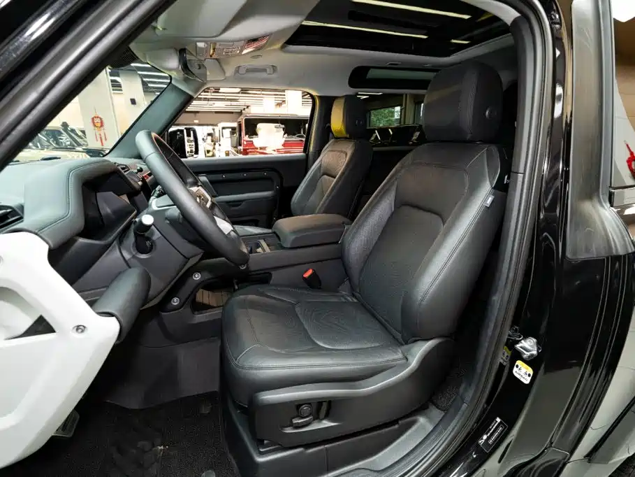 Land Rover Defender — миниатюра 6