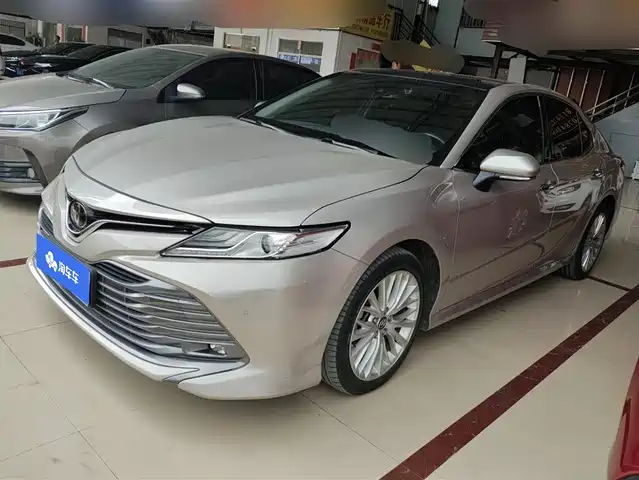 TOYOTA CAMRY