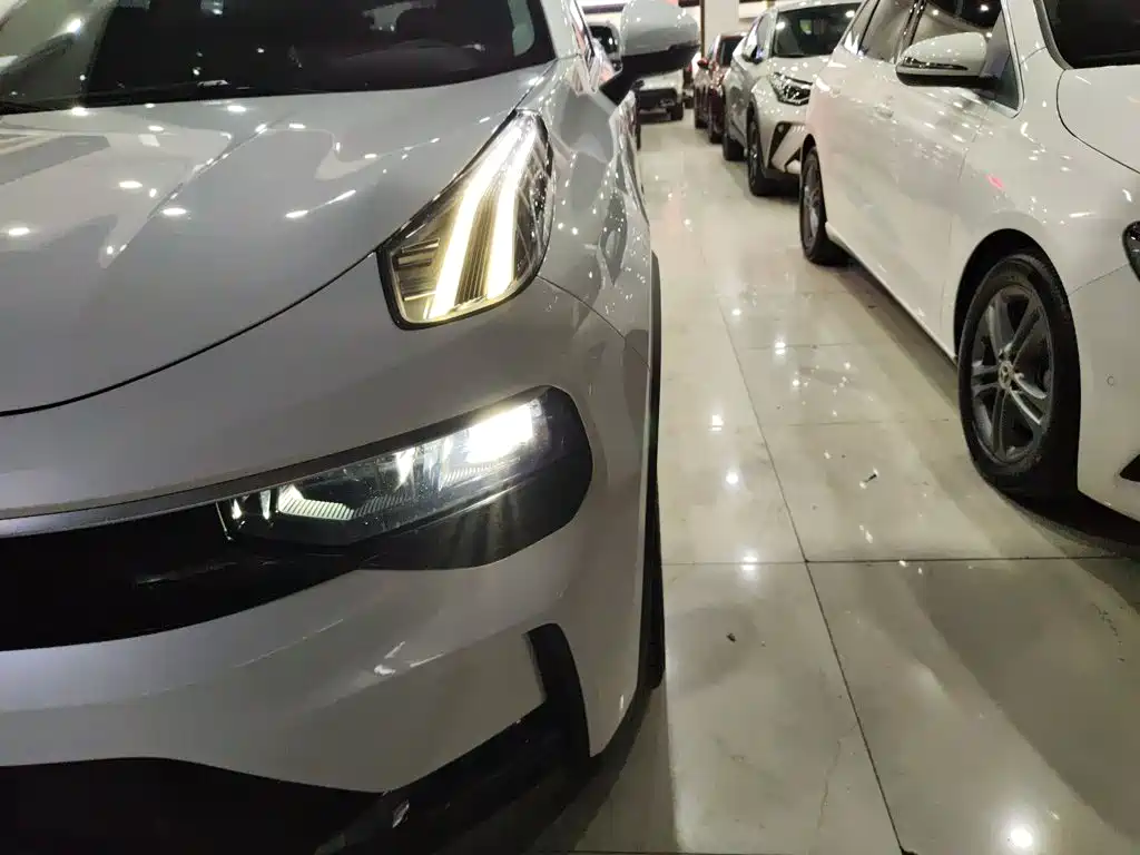 Lynk & Co 01 — миниатюра 18