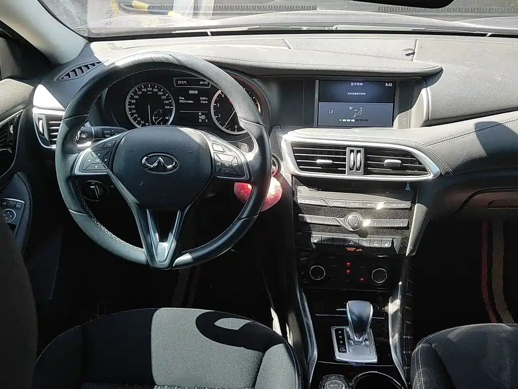 Infiniti QX30 — миниатюра 3
