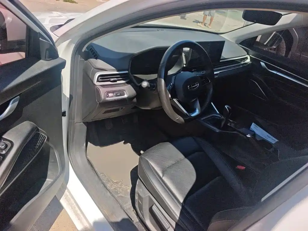 Geely Emgrand — миниатюра 14